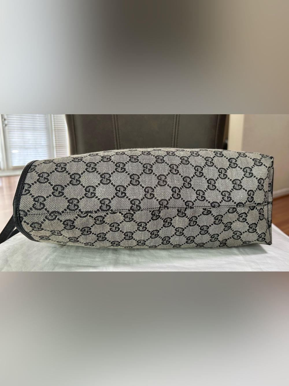 VINTAGE Gucci GG Canvas Eclipse Tote with Black Leather Trim - Picture 7 of 16